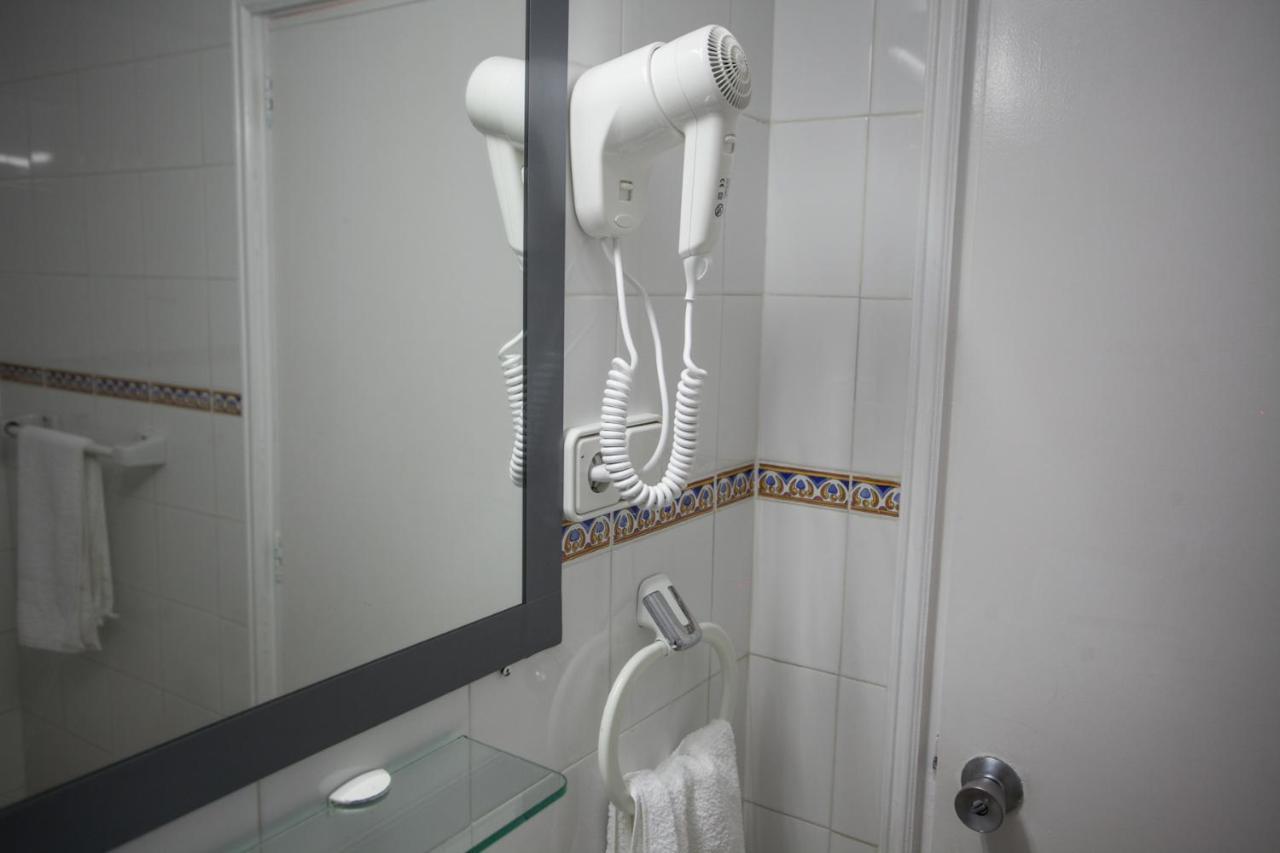 Hostal Los Pinos Es Cana Kültér fotó