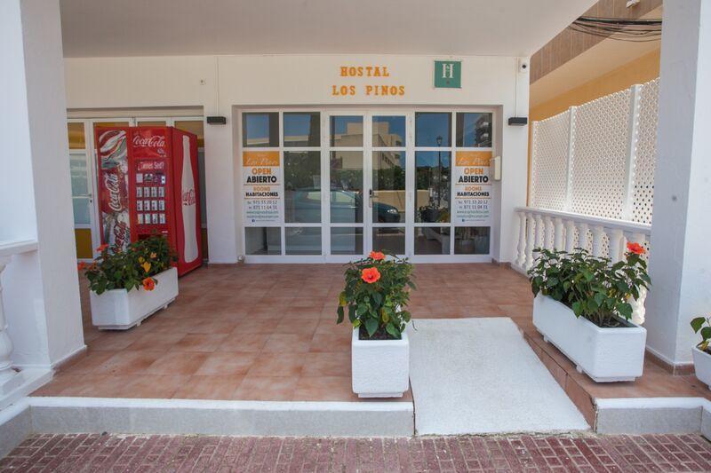 Hostal Los Pinos Es Cana Kültér fotó