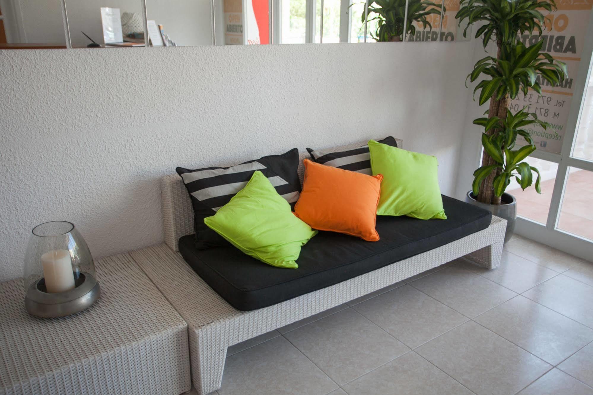 Hostal Los Pinos Es Cana Kültér fotó
