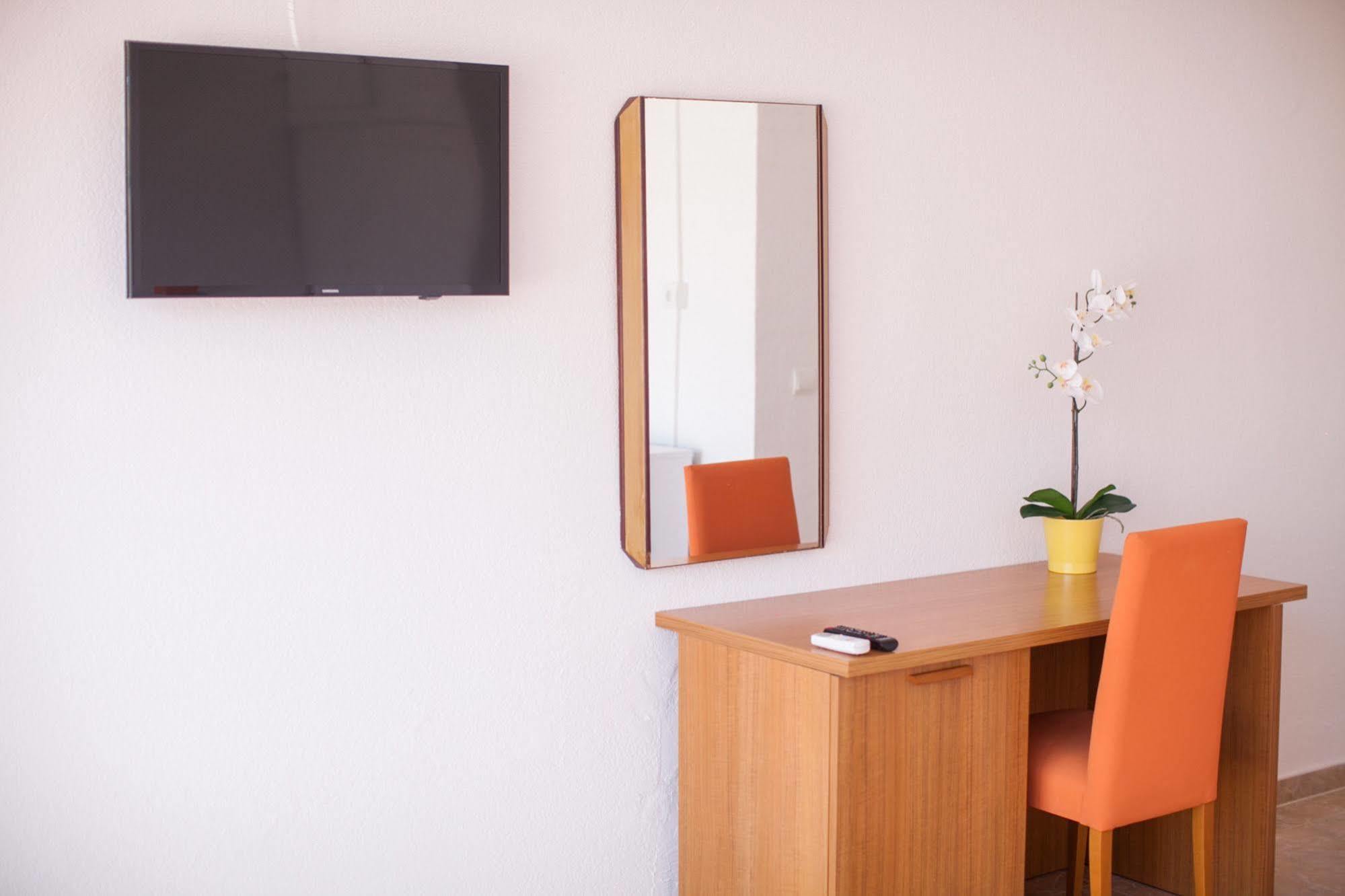 Hostal Los Pinos Es Cana Kültér fotó
