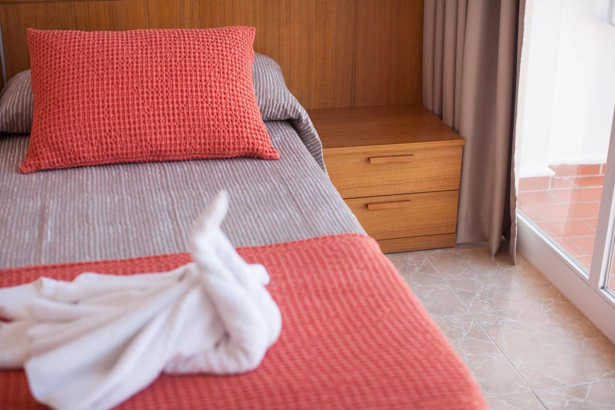 Hostal Los Pinos Es Cana Kültér fotó